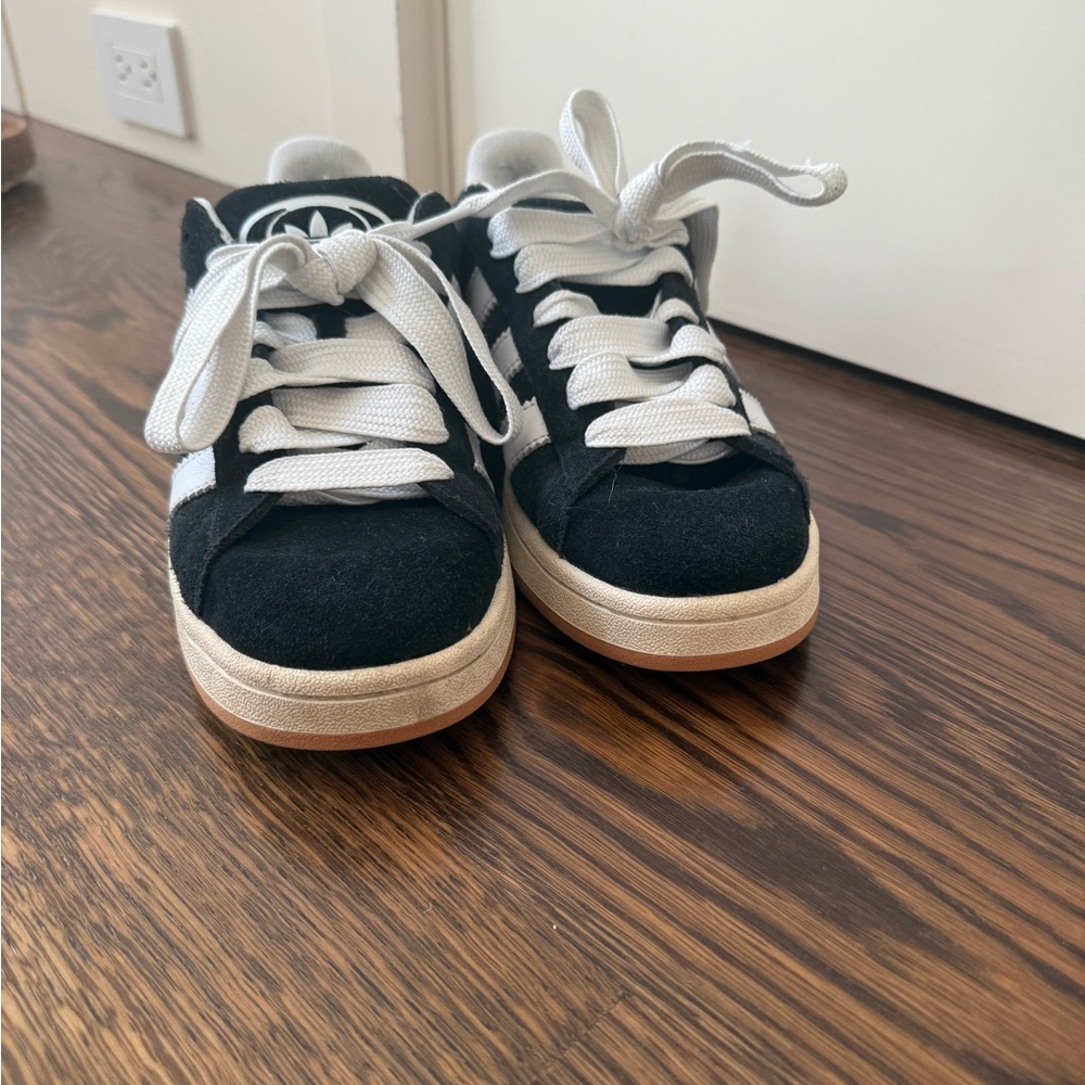 Adidas Classic Black and White Trainers - Picture 2 of 6